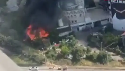 Kağıthane'de Korkutan Yangın: Dumanlar Gökyüzünü Sardı, Vatandaşlar Harekete Geçti!
