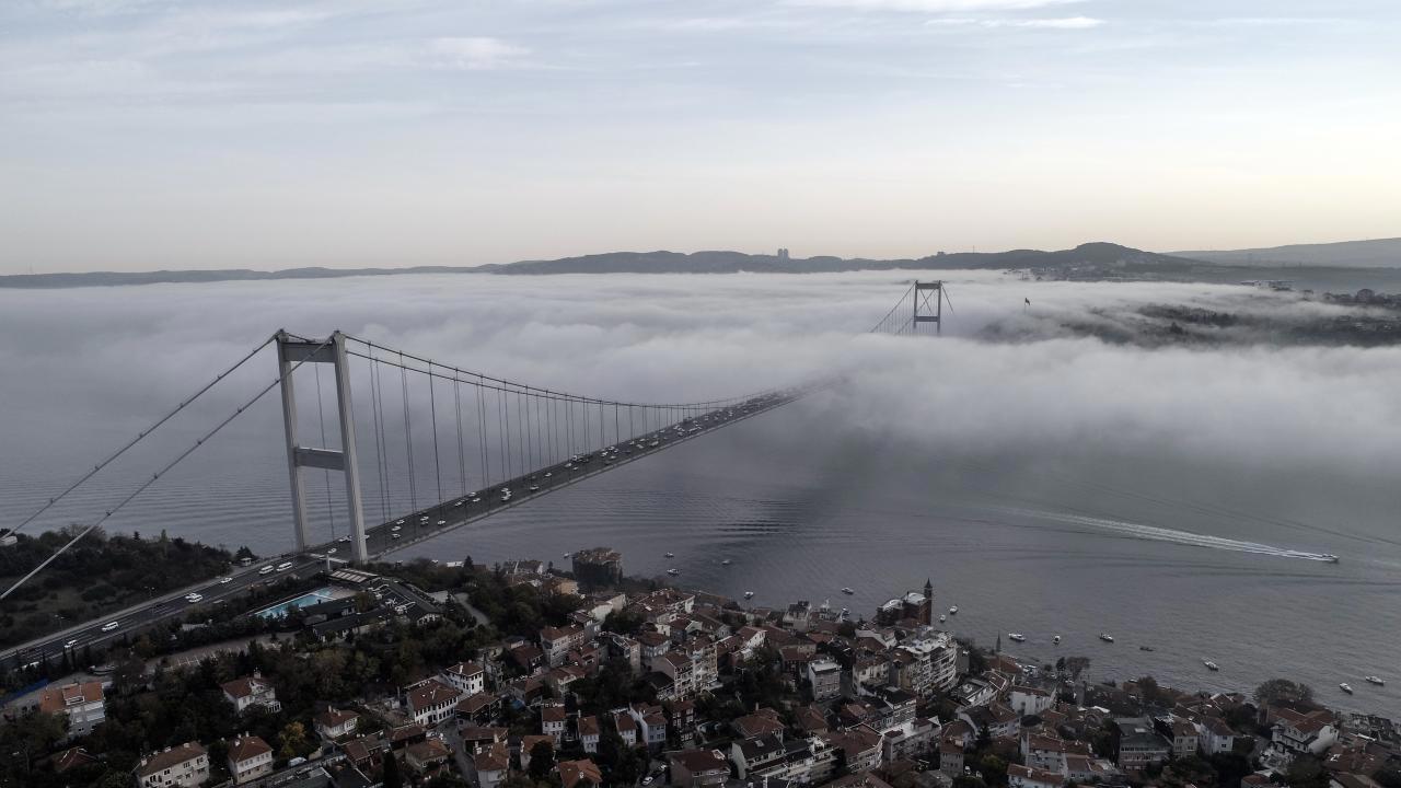 İstanbul Boğazı'nda Gemi Trafiği Aniden Durdu