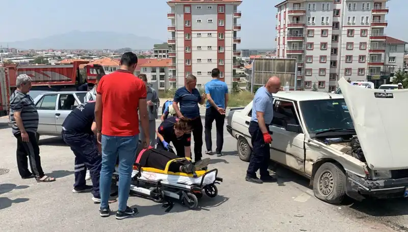 Kazadır Geçen Kavşakta İki Yaralı: Olay Yeri Detayları ve İlk Bilgiler