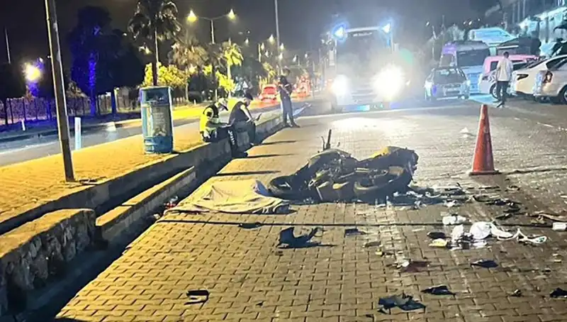 Alanya'da Motosiklet Kazası: Feci Kaza Yola Çıkmadan Önce Yürekleri Ağıza Getirdi