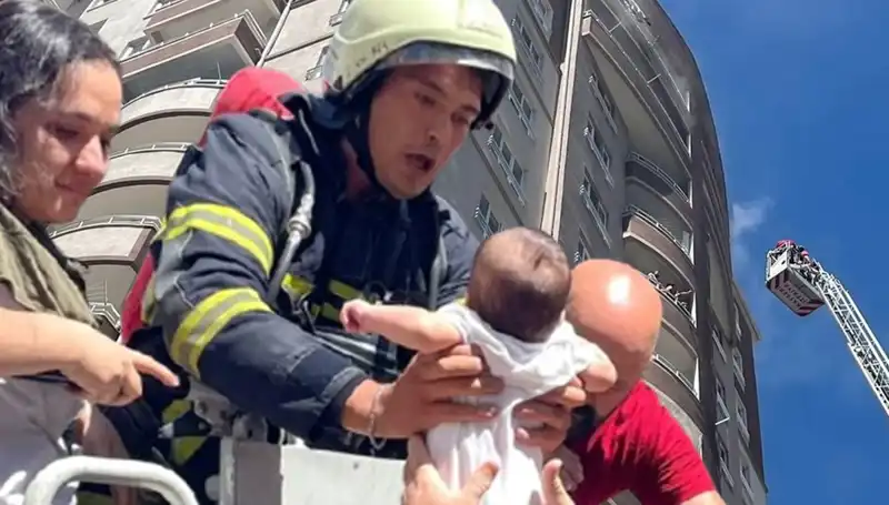 Kayseri'de 14 Katlı Binada Yangın: Can Pazarı Yaşandı!