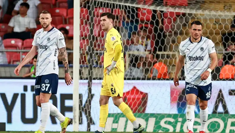 Fenerbahçe'nin Korkunç Mağlubiyeti: Rakip Tamamı ile Dağıldı!