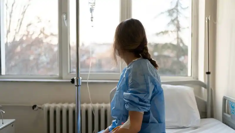27 Yaşındaki Kadının Kanser Teşhisi: Doktorların "Ciddi Değil" Dediği Durumun Perdesi Aralandı