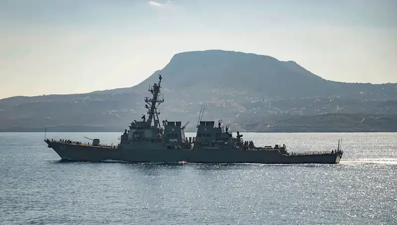 ABD’den Yunanistan'daki Donanma Üssüne Kritik Yorumlar: Kaleye Dönüşüm Mü?