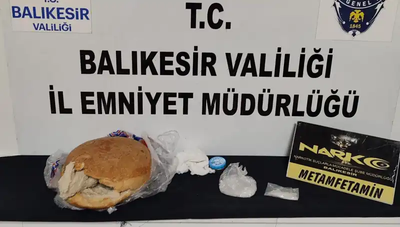 Uyuşturucu Kaçakçısı Ekmeğin İçine Gizledi, Operasyonla Yakalandı