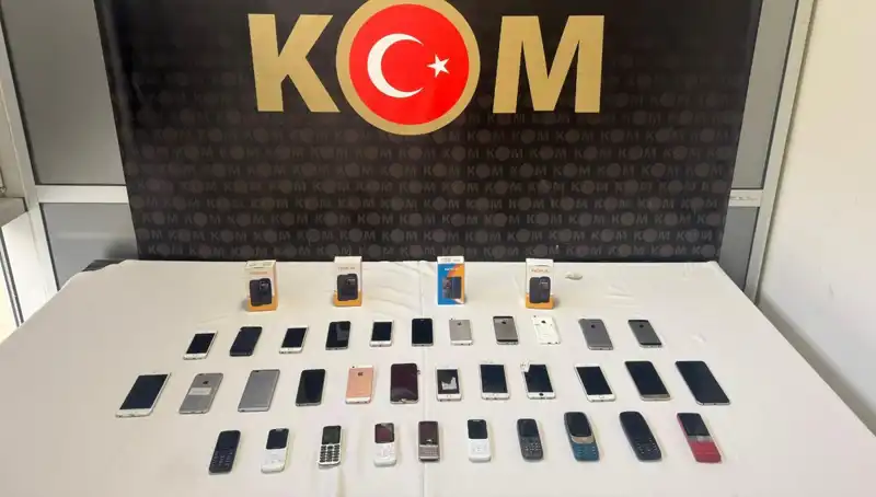 Gümrük Kaçağı 37 Cep Telefonu Ele Geçirildi: Hangi Önlemler Alınıyor?