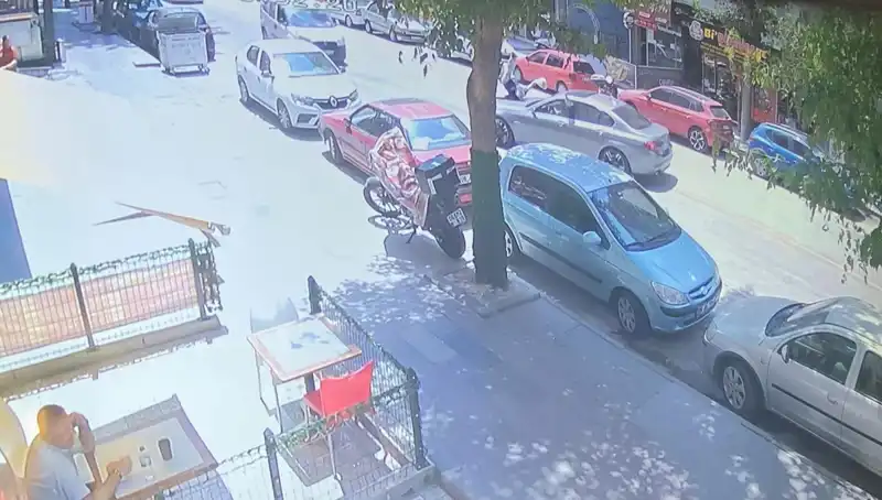 Yaya Geçidinde Feci Kaza: Yaya Arabanın Altında Kaldı