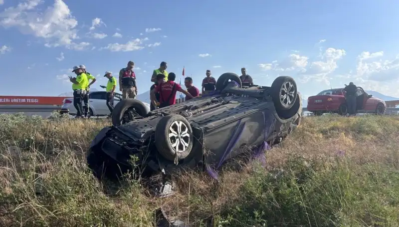Nişan Töreninden Dönüşte Facia: 1 Kişi Hayatını Kaybetti, 4 Yaralı Var