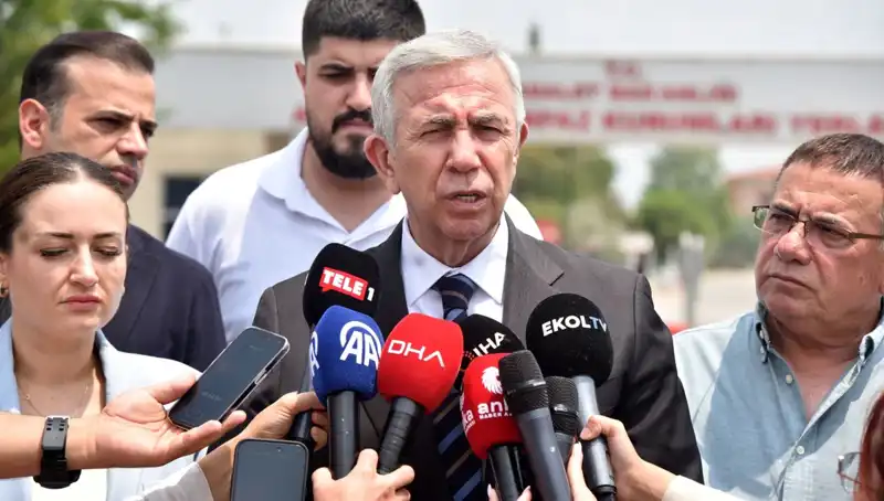 Mansur Yavaş, Muhittin Böcek’i Ziyaret Etti: İşbirliği ve Yeni Projeler Gündemde