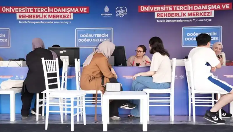 İstanbul'da Üniversite Tercih Danışma Merkezi Açıldı: Nereleri Ziyaret Edebilirsiniz?