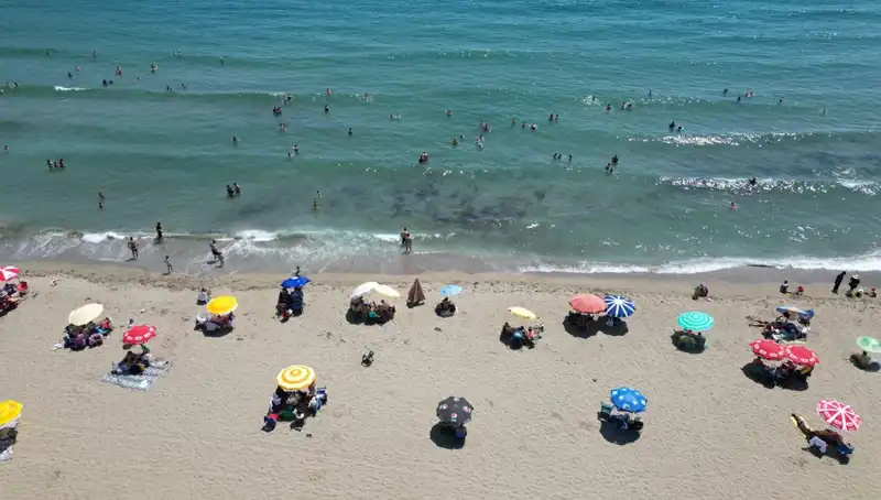 Tekirdağ’da Sıcak Havalardan Kaçış: Plajlar Hınca Hınç Dolu!