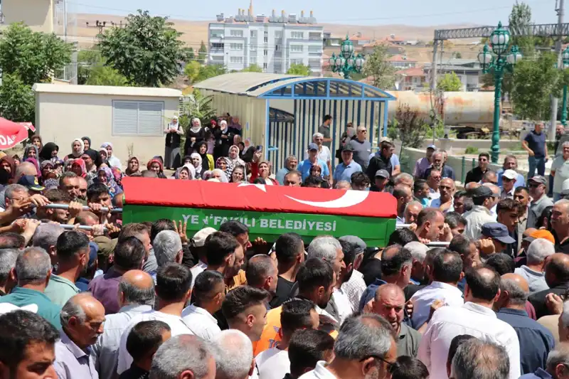 MHP'li Belediye Başkanı Son Yolculuğuna Uğurlandı: Şehirde Duygusal Anlar Yaşandı