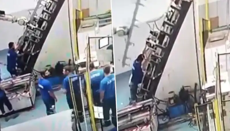 Fabrikada Dehşet Anları: Makine İşçinin Sırtına Saplandı