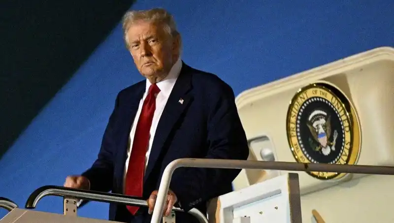 Trump'ın Lahey'deki NATO Zirvesi: Küresel Güvenlik İçin Kritik Bir Adım