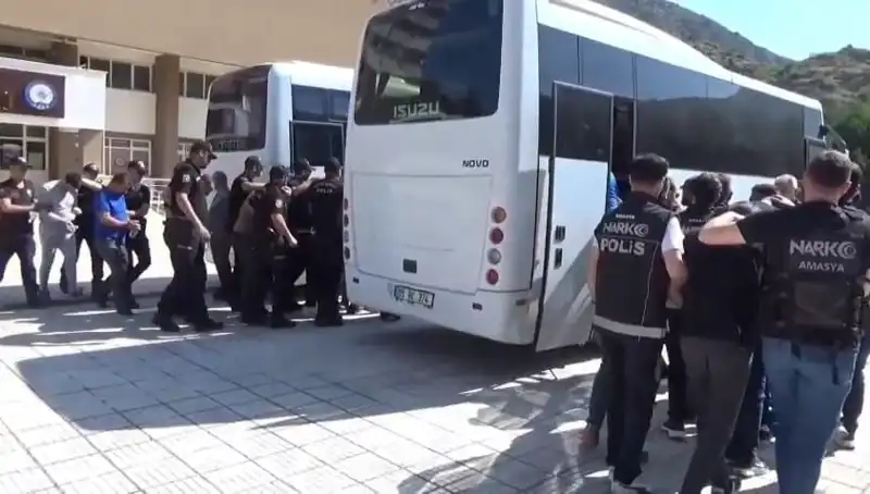 Amasya'da Uyuşturucu Operasyonunda 13 Kişi Tutuklandı: Detaylar Ortaya Çıktı