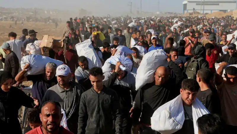 İsrail Ordusu Han Yunus’a Kuşatma Harekatını Başlattı: 15 Kilometrelik Koridor Açıldı