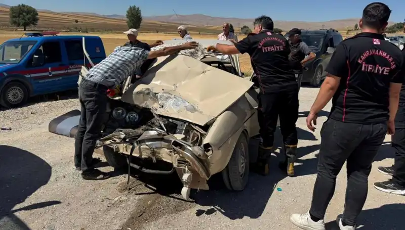Kahramanmaraş’ta Feci Kaza: Kamyonet ve Otomobil Çarpıştı, 4 Yaralı