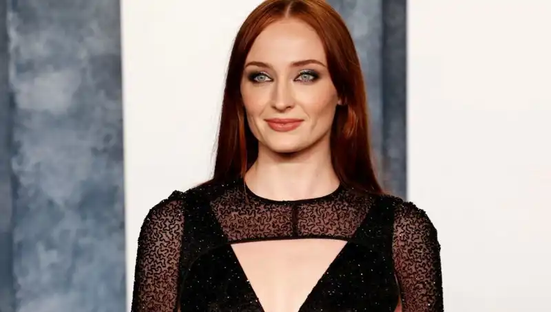 Sophie Turner'ı Tepkiden Çılgına Çeviren Yorum Nedir?